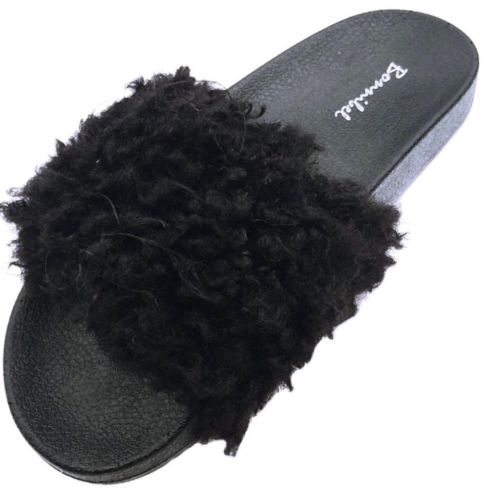 Bonnibel Black Fuzzy Faux Fur Non-Slip Slides Shoes NEW - Picture 2 of 7